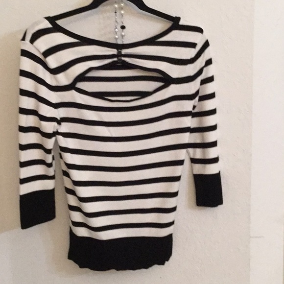 White House Black Market sweater/ Necklace - Picture 2 of 2